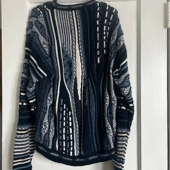 Stylish Navy Patterned Crewneck Sweater